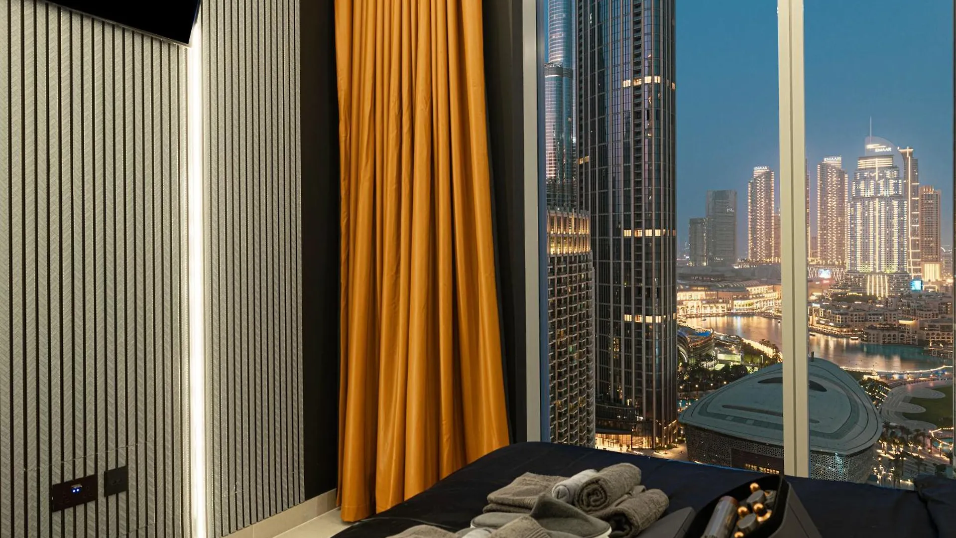 Kabene Exotic, Burj Khalifa & Fountain View, 5 Starts, 4 Bedroom, Best In Dubai Lejlighed